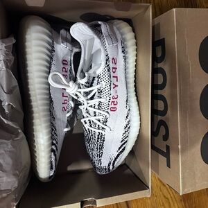 Yeezy Boost 350 V2